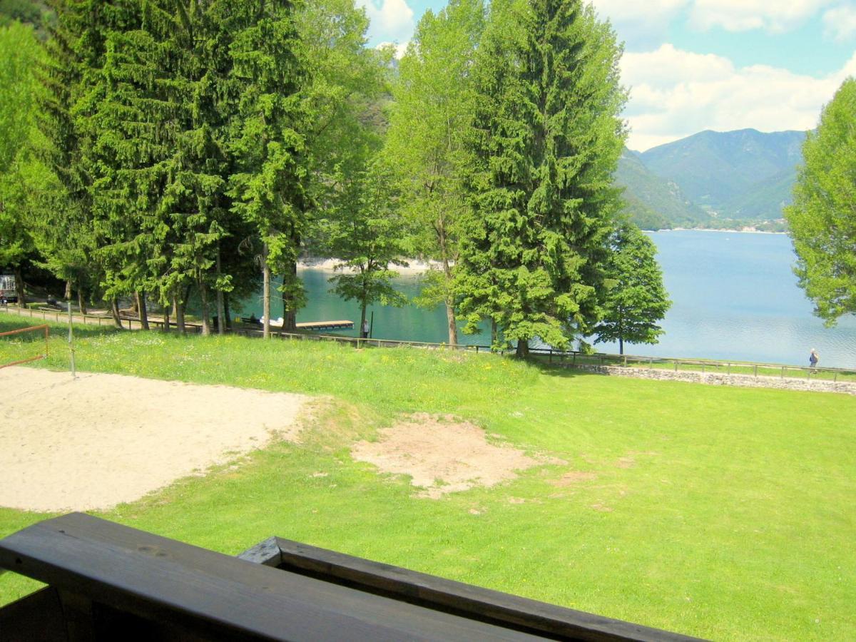 Belvilla By Oyo Villa Etti Bilo - Fronte Lago Molina di Ledro Bagian luar foto
