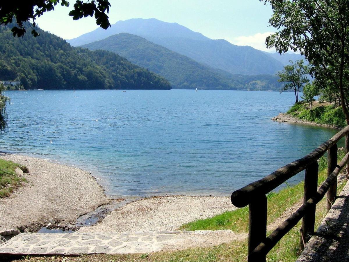 Belvilla By Oyo Villa Etti Bilo - Fronte Lago Molina di Ledro Bagian luar foto