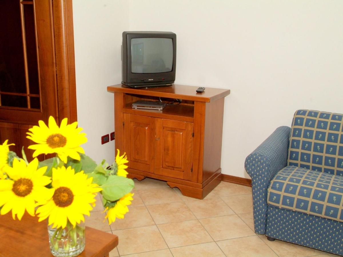 Belvilla By Oyo Villa Etti Bilo - Fronte Lago Molina di Ledro Bagian luar foto