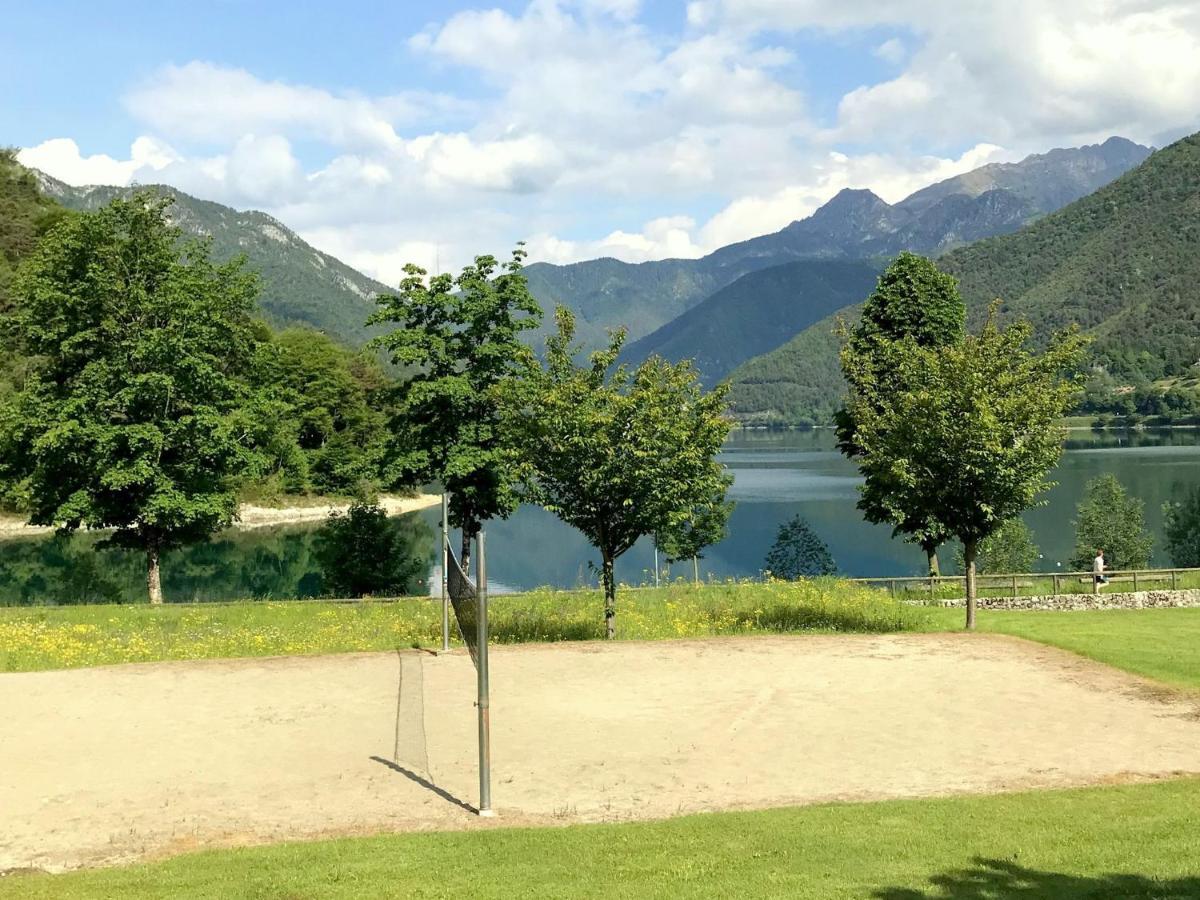 Belvilla By Oyo Villa Etti Bilo - Fronte Lago Molina di Ledro Bagian luar foto